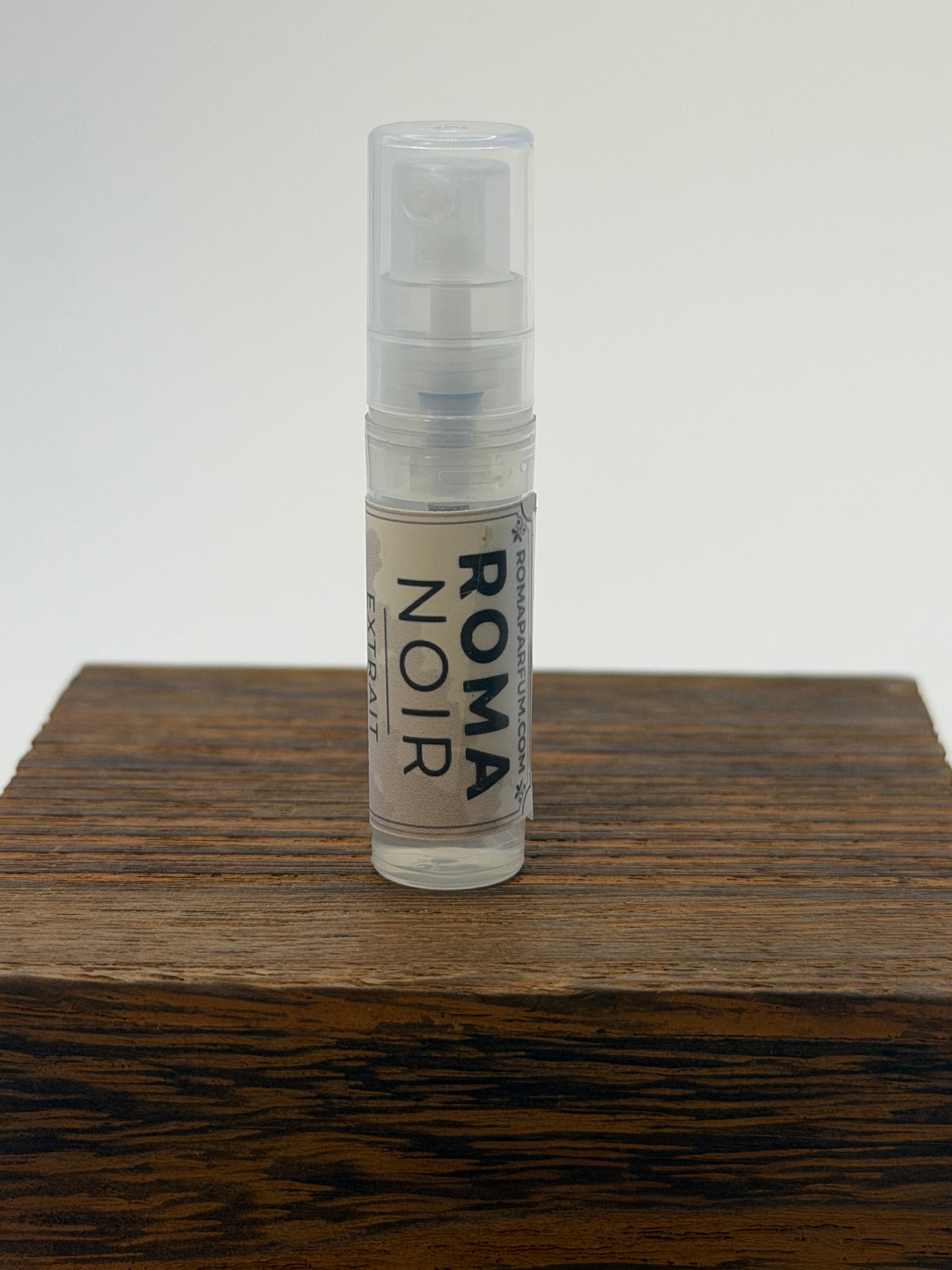 Roma Noir Extrait de Parfum 40% Oil Concentration